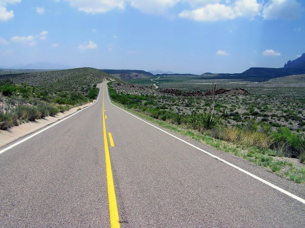 A lei do farol aceso vale para todo tipo de estrada