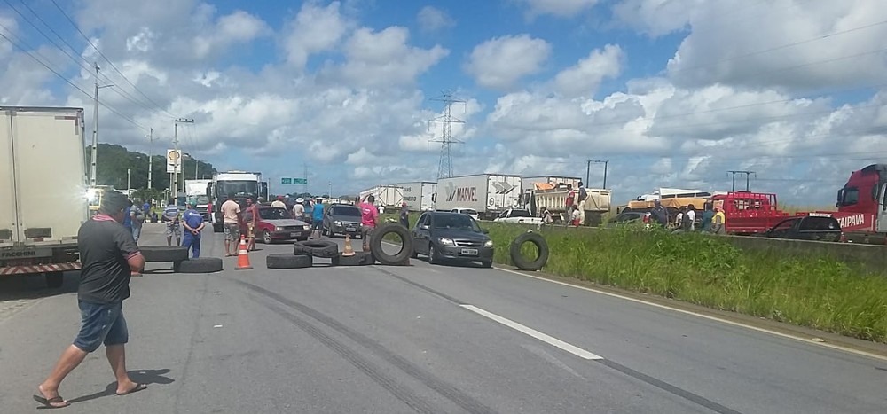 Greve_de_caminhoneiros_continua_alagoas