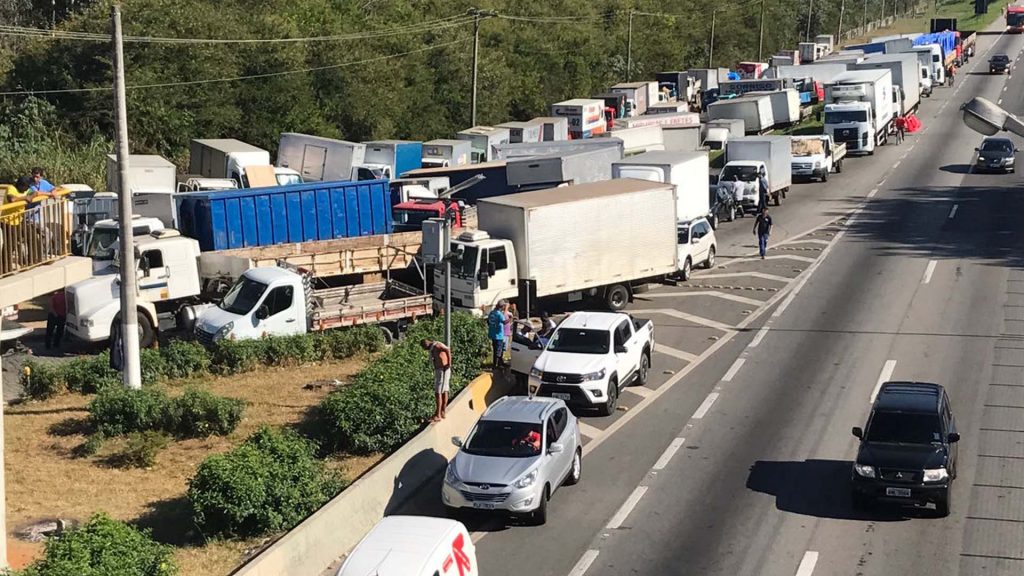 multa_contra_greve_dos_caminhoneiros