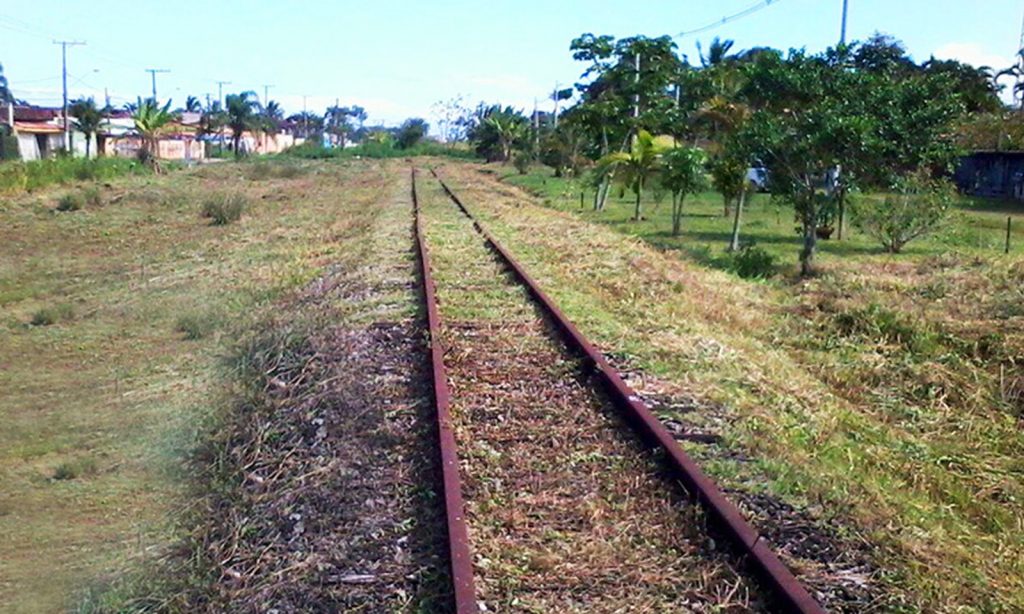 Ferrovia_entre_Santos_e_Cajati